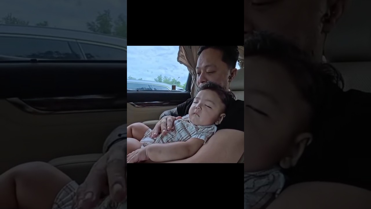 Baby Andrew bareng Bravy anteng banget 