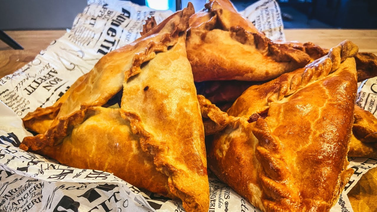 אצ'פוצ'מק - מאפה טטרי במילוי בשר, תפוחי אדמה ובצל