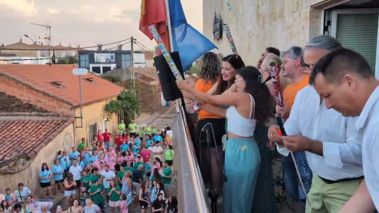 Chupinzado fiestas de Do&ntilde;inos