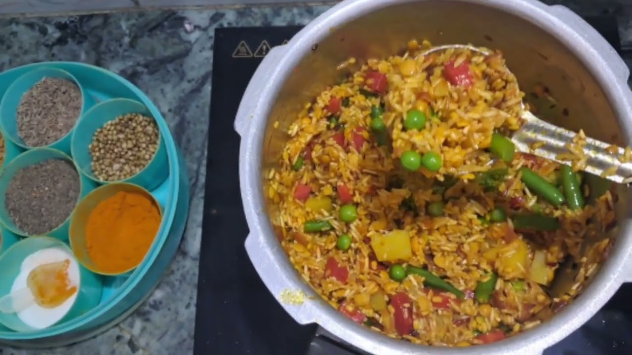 Healthy and tasty vegetable khichdi #vegetablekhichdi