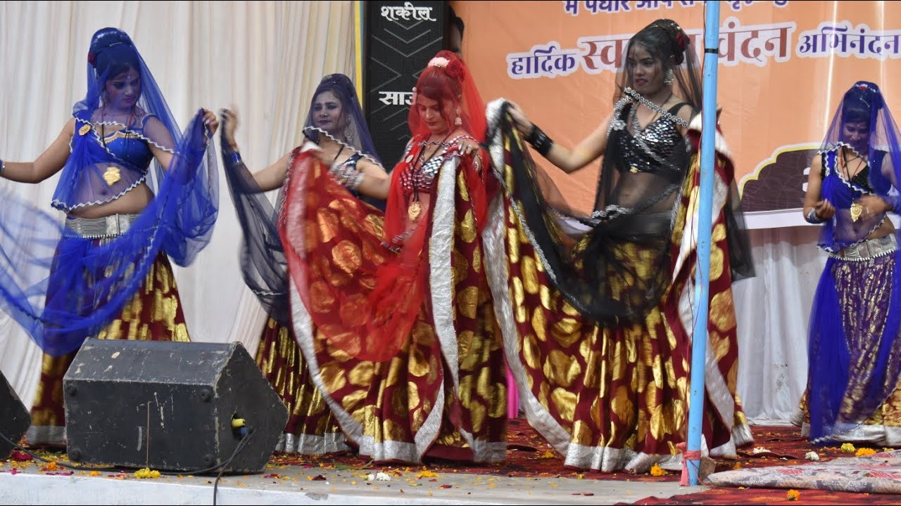 Deshi Rai // ले बसदेव गोकल चले // बटियागढ़ मेला महोत्सव 2026 New Bundeli Rai 