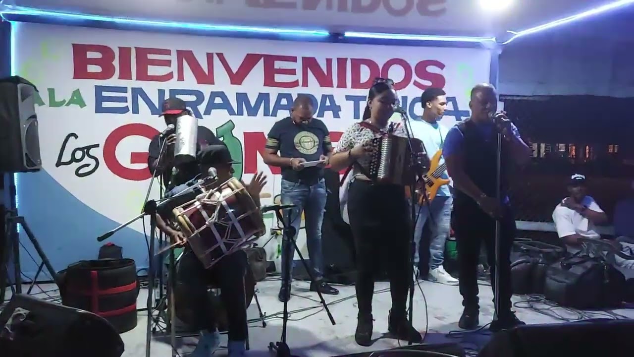 Edwin flow guíra con la diosa típica y manolo santos la tinajita 
