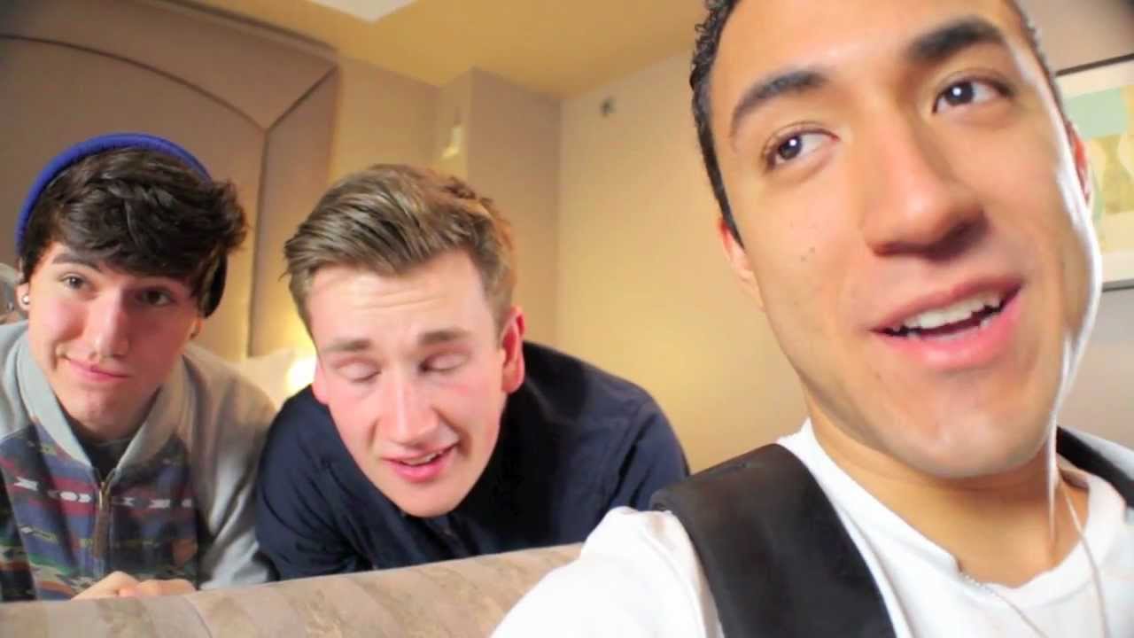 VLOGGING WITH A UK GUY!