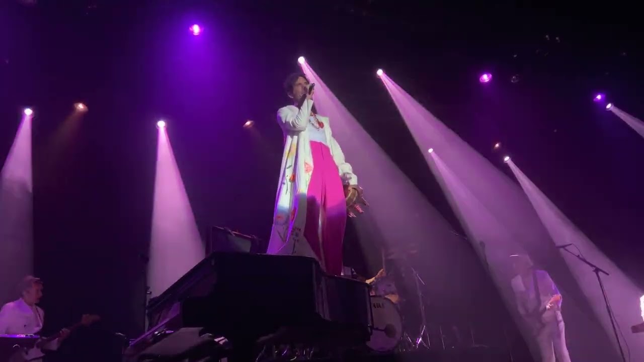 Mika @ The Fillmore - Tiny Love Reprise + We Are Golden (April 17, 2022)