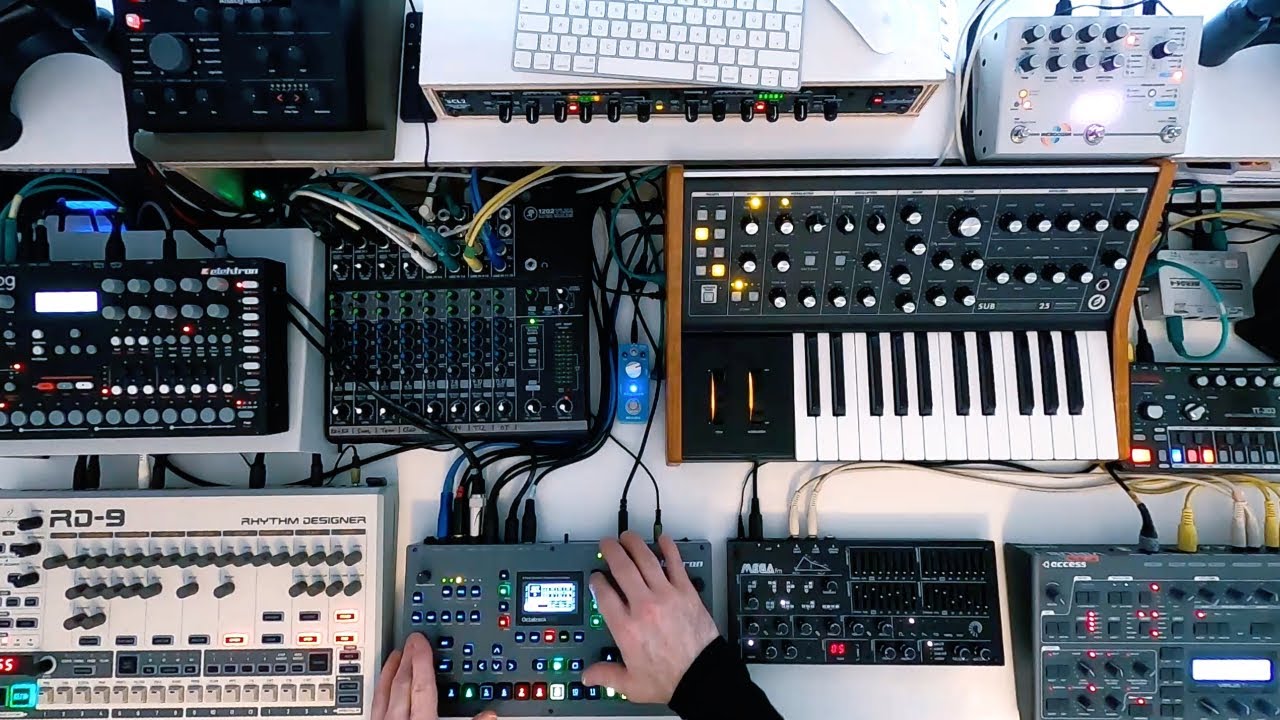 Reflection - finest Techno (Hardware Live Session)