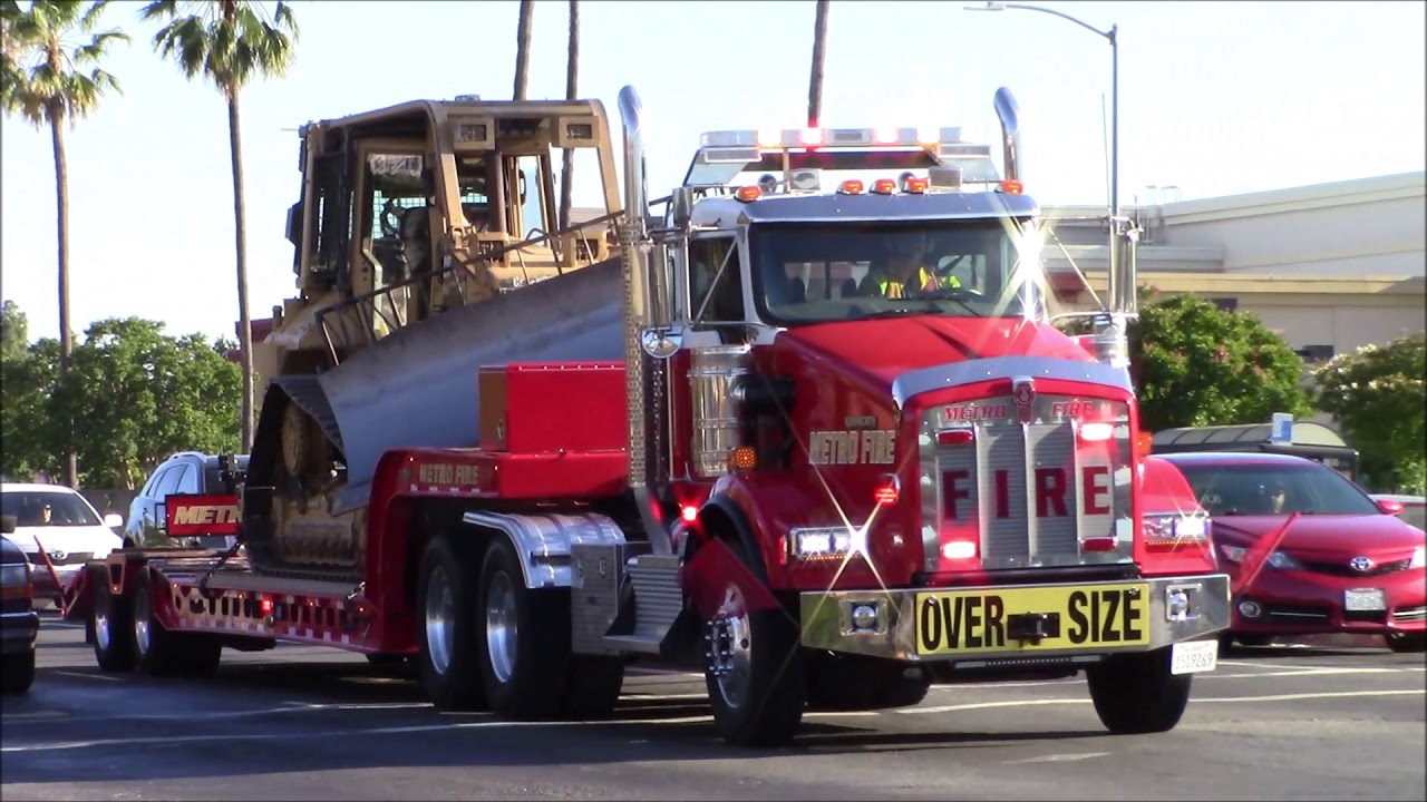 Truck Horns! - Sacramento Metro Fire District Dozer 1 Responding Code 3