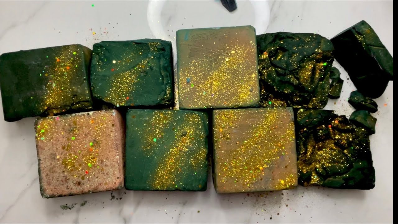 Black and gold gym chalk blocks