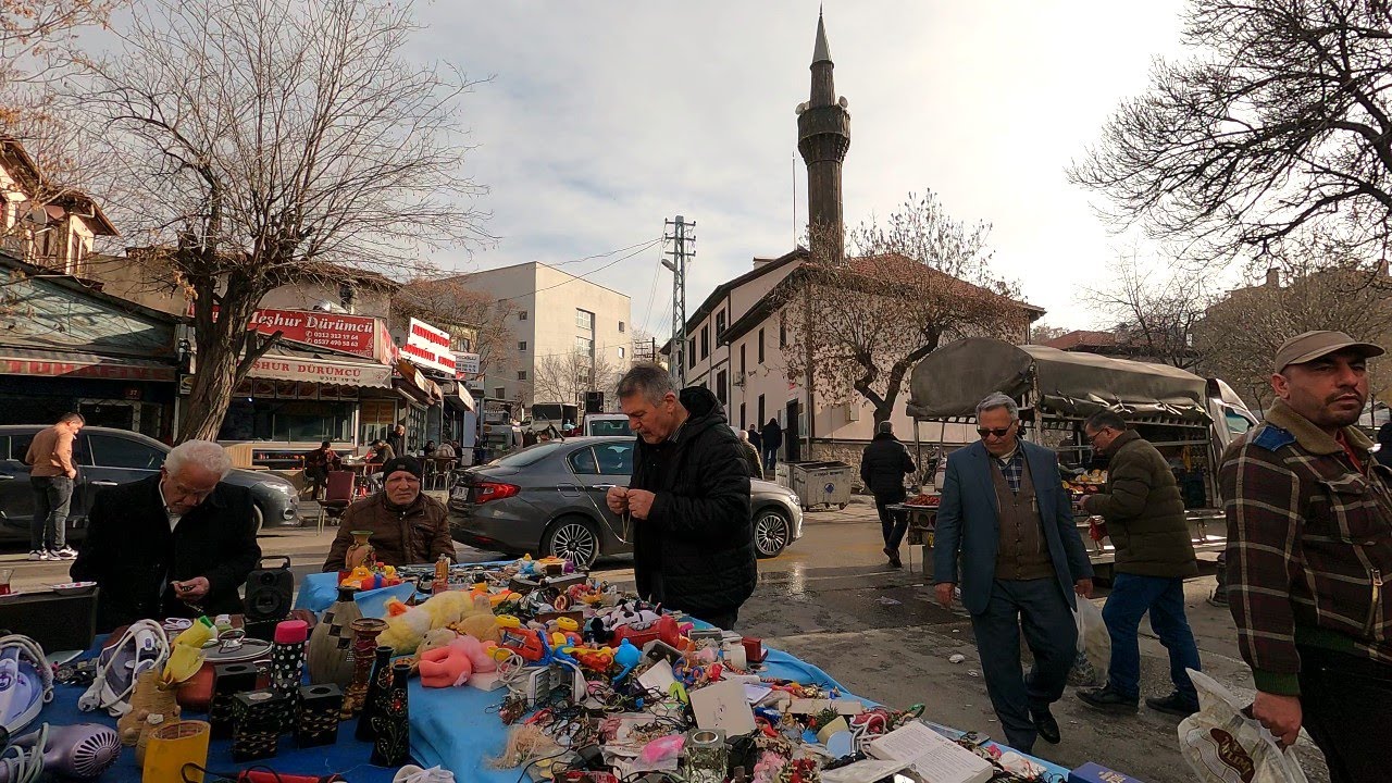 Ankara [4k60fps]; Çerkeş Sokak, İtfaiye Meydanı, Denizciler Caddesi'nde Gezinti - Strolling Around