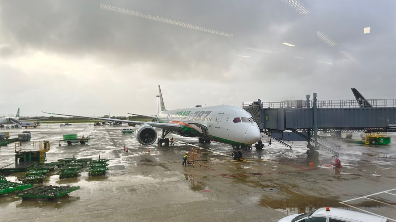 TRIP REPORT | EVA Air | Royal Laurel Business Class | Milan - Taipei | Boeing 787-9