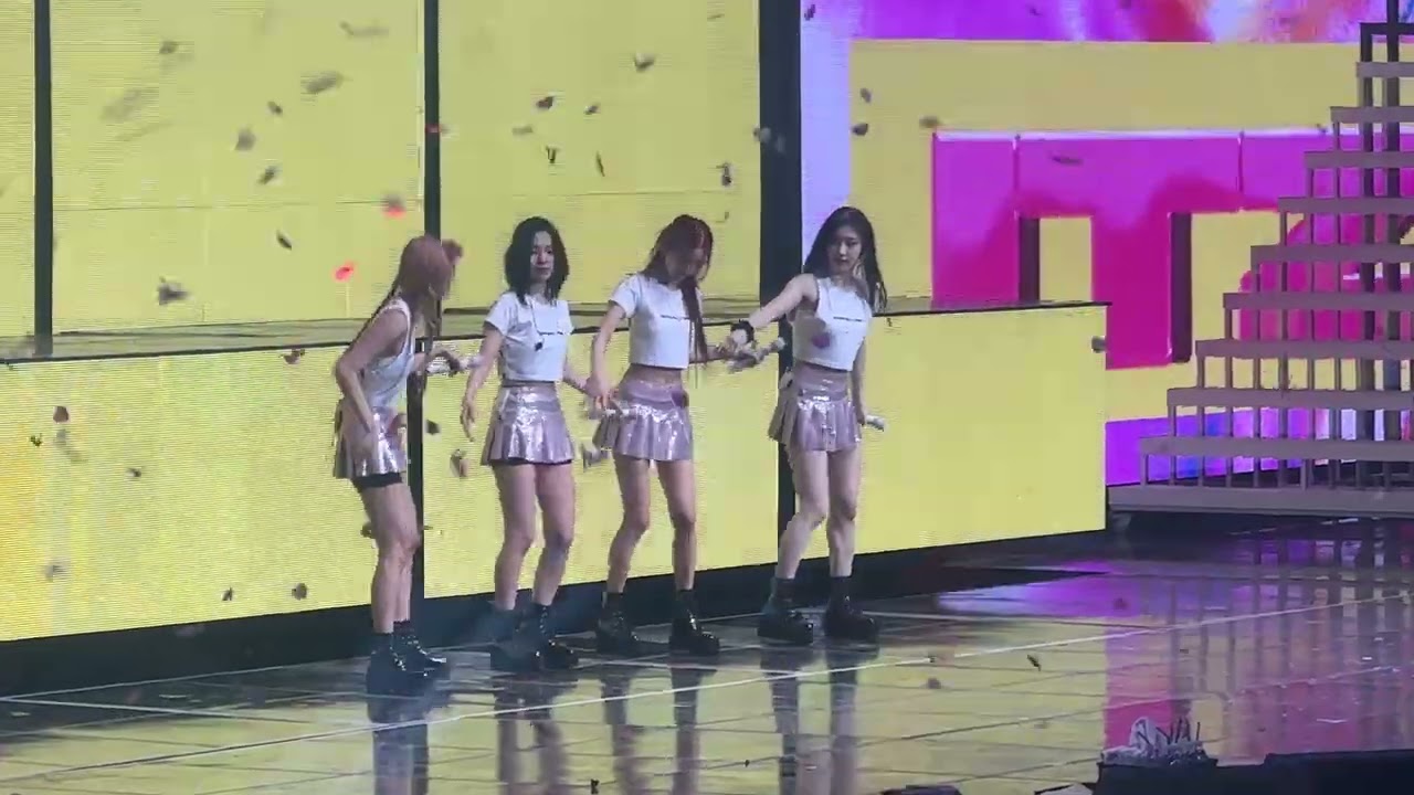 ITZY 있지 Born To Be Concert Live Ending #있지 #예지 #류진 #채령 #유나 #ITZY #YEJI #RYUJIN #CHAERYEONG #YUNA