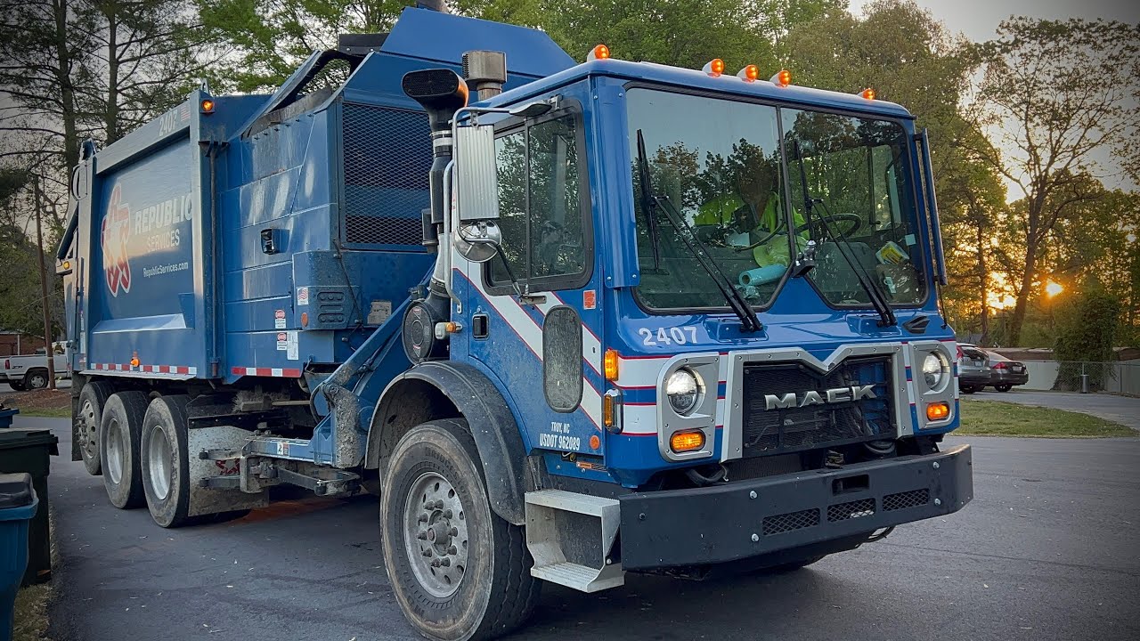 Republic Services: Newer Mack MRU Heil Python Trash Route (2407)