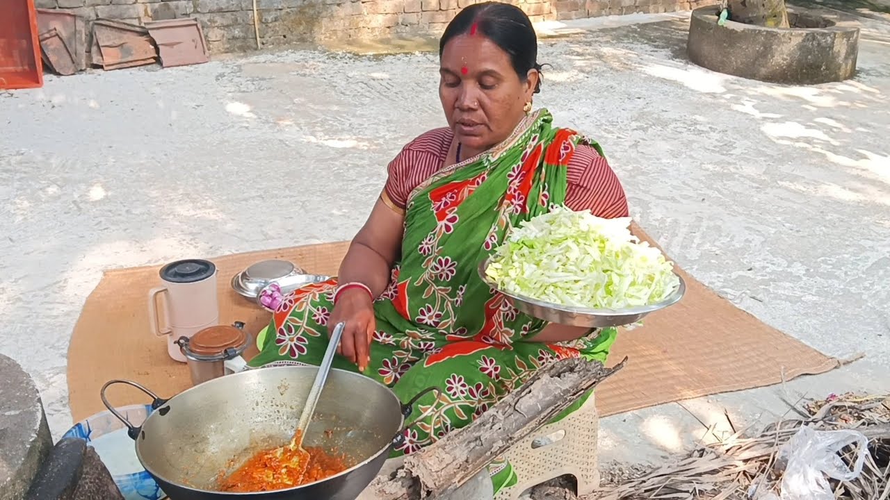 আজকের রান্না বাঁধা কপির ঘন্ট আর চিকেন কষা।এই শীতে প্রথম বাঁধা কপির ঘন্ট খেলাম 