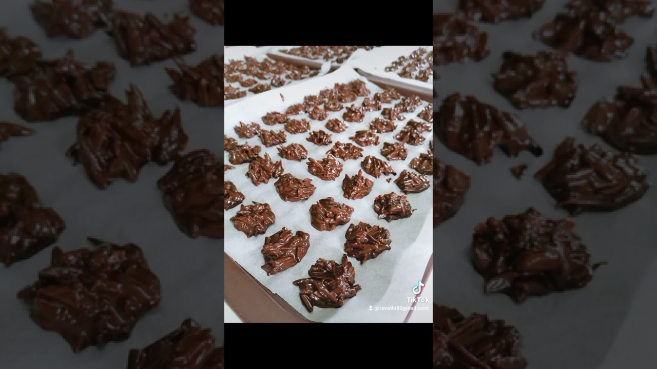 Crunchy Almond Cluster 👩&zwj;🍳