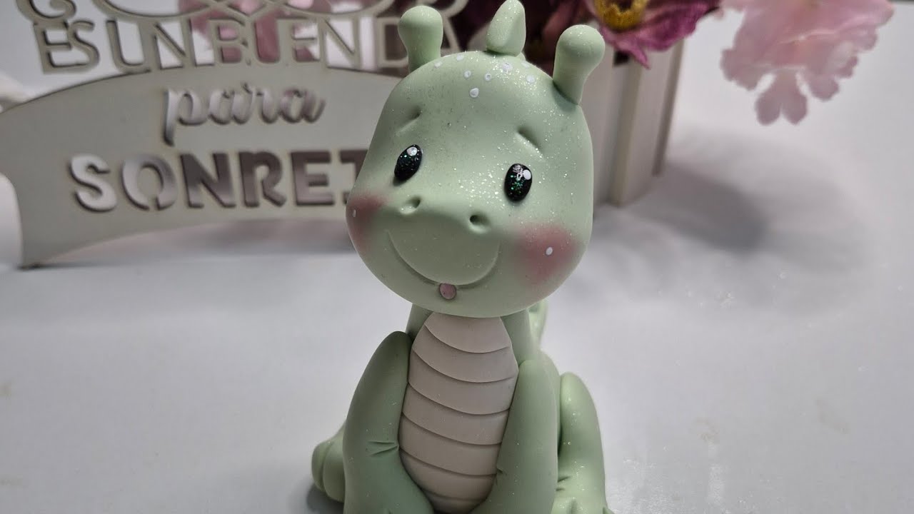 Hoy hicimos un simpatico dinosaurio en vivo !!#Porcelana #hechoamano 