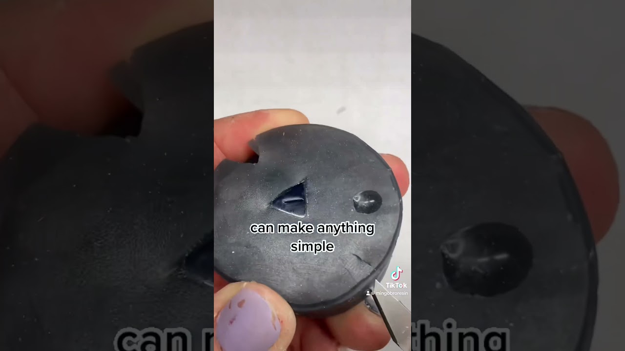 Dice mold tutorial in under a minute.
