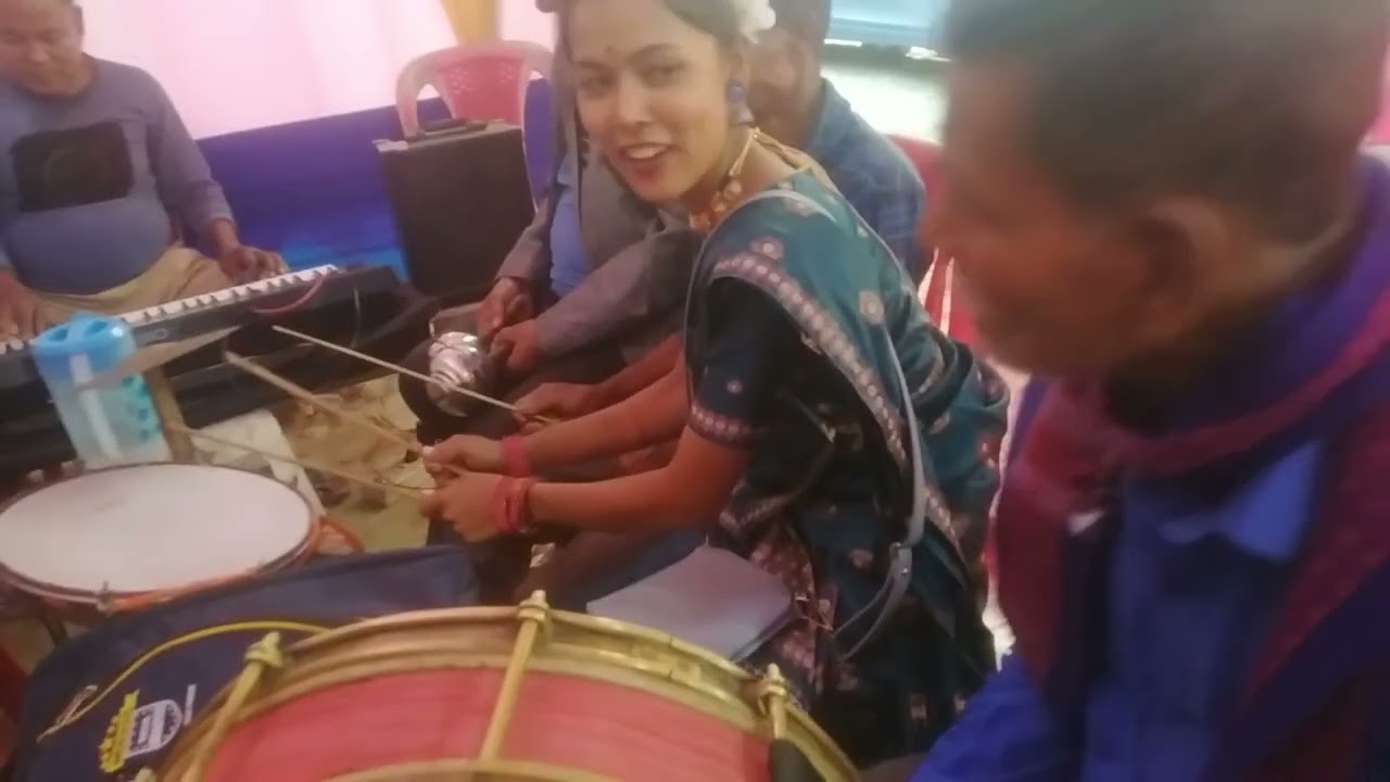 এনে অলপ বজা দিলো‌ 🎹🎷🎷🎺🎺🎹