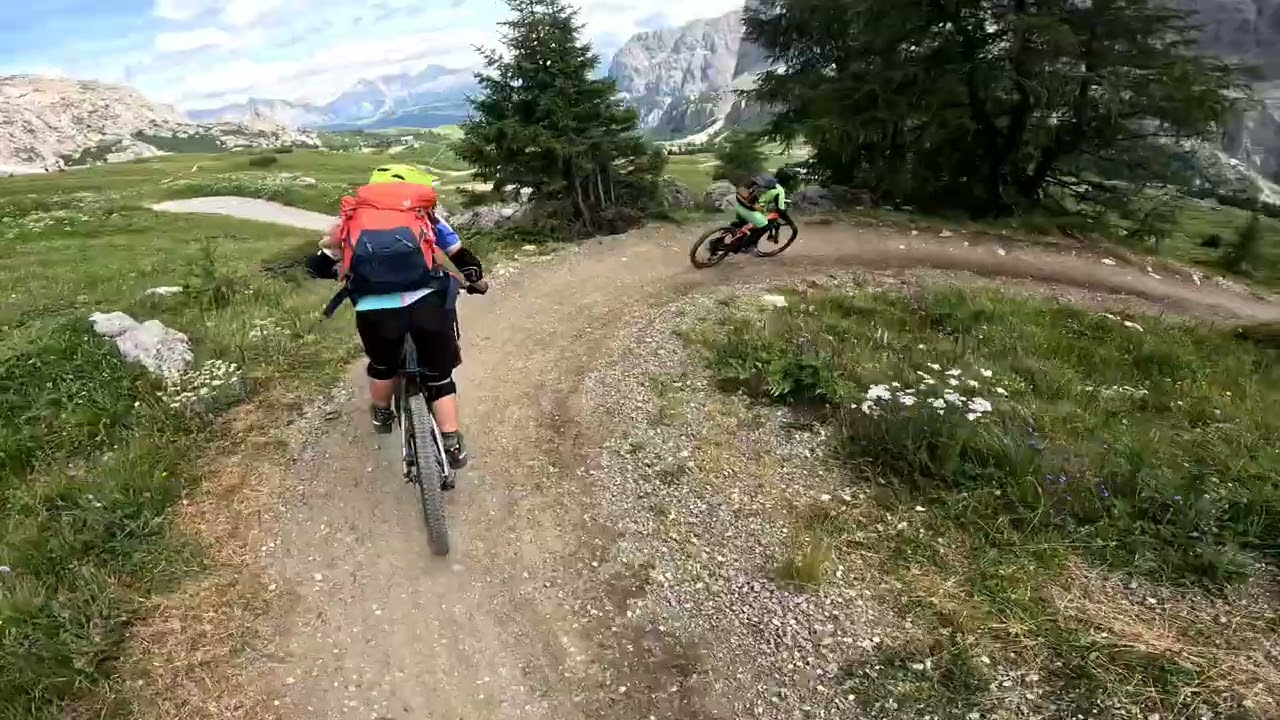 Dolomiti: Sellaronda Clockwise mtb tour 🚴
