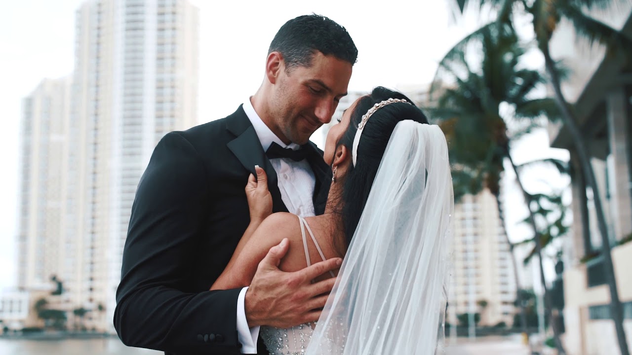 Intimate Yacht Wedding in Miami with Underwater Wedding Video