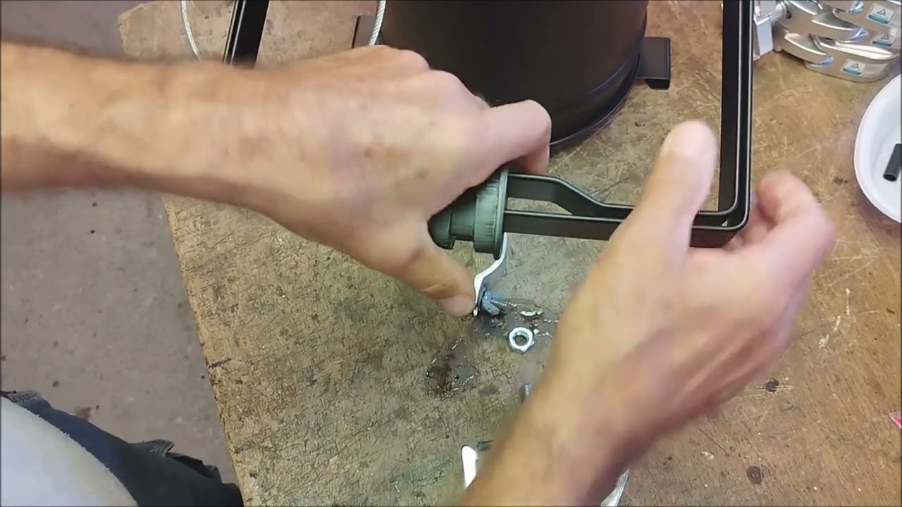 Adding a Folding Clamp to a LED Par64 Yoke