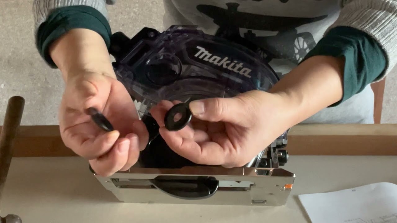 はじめてのマキタ125ミリ充電式防じんマルノコ