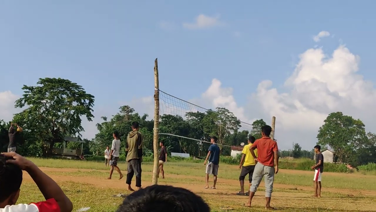 playing volleyball 🏐 no rule