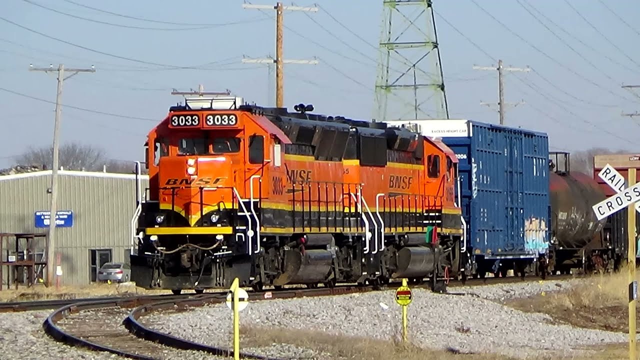 CP 475 with six units and BN Rock with a GP40X