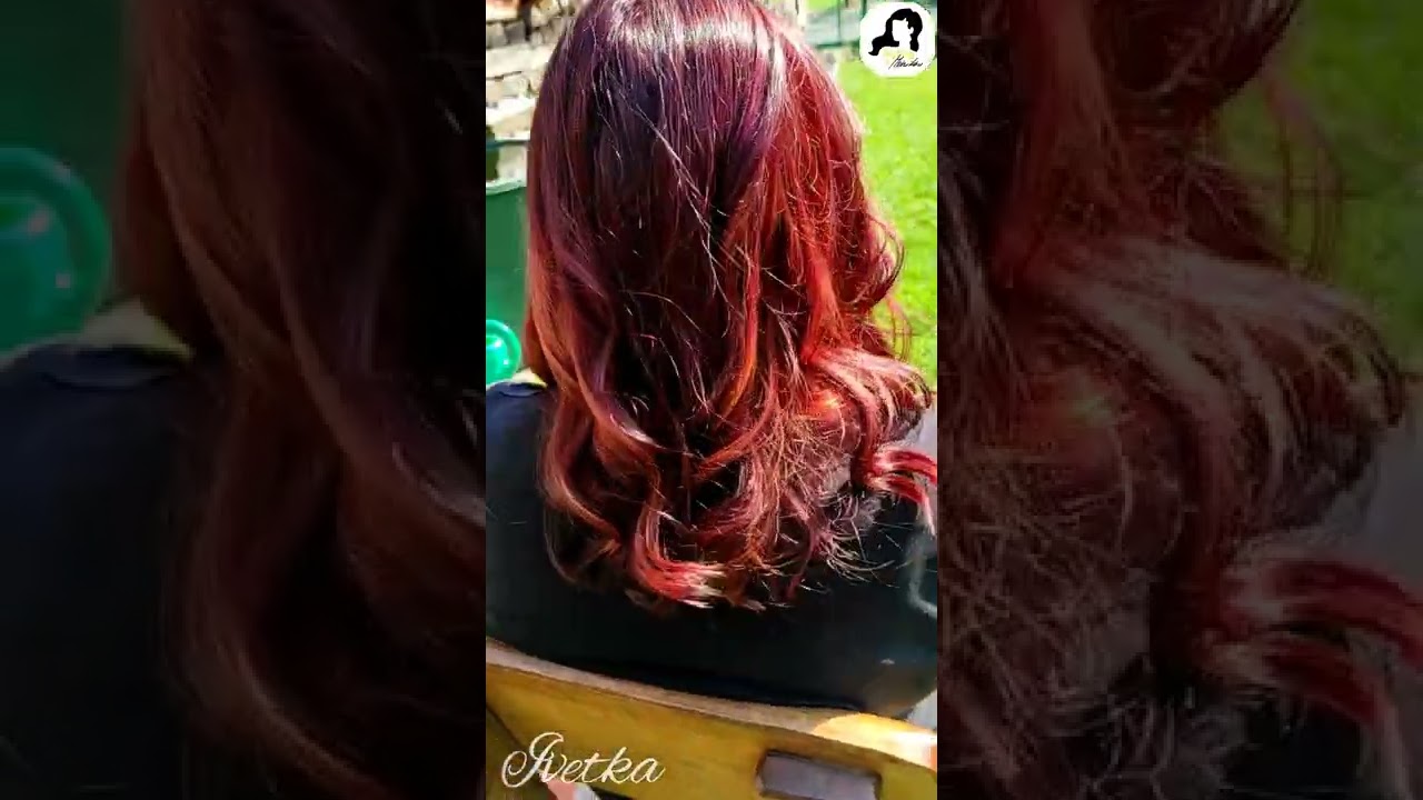Červen&eacute; lokny 💇&zwj;♀️ Hran&iacute; mě bav&iacute; 🤩 #style #kadernice #vlasy #ceskarepublika #stylingsmonikou