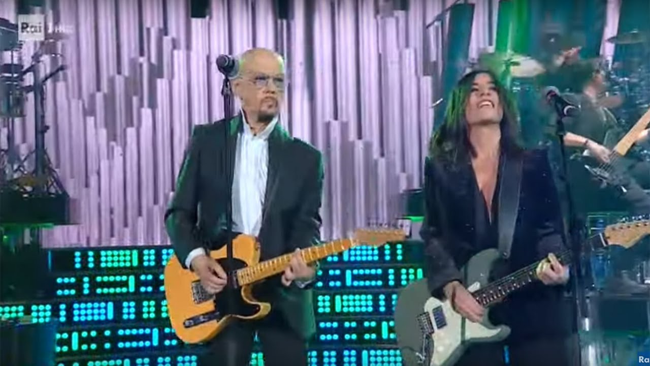 Enrico Ruggeri e Paola Turci cantano 