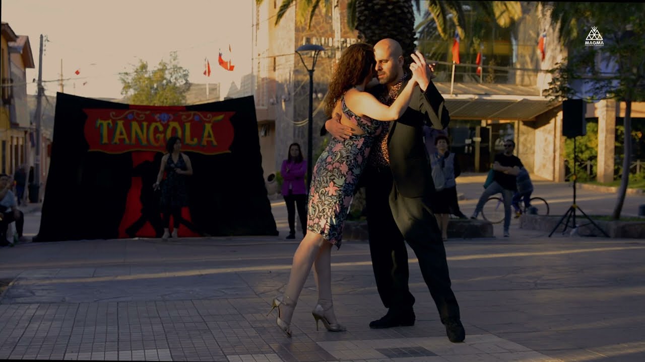 Esta Noche de Luna- bailan Claudio Milán y Jessica Navarro - Canta Joyce Macasar