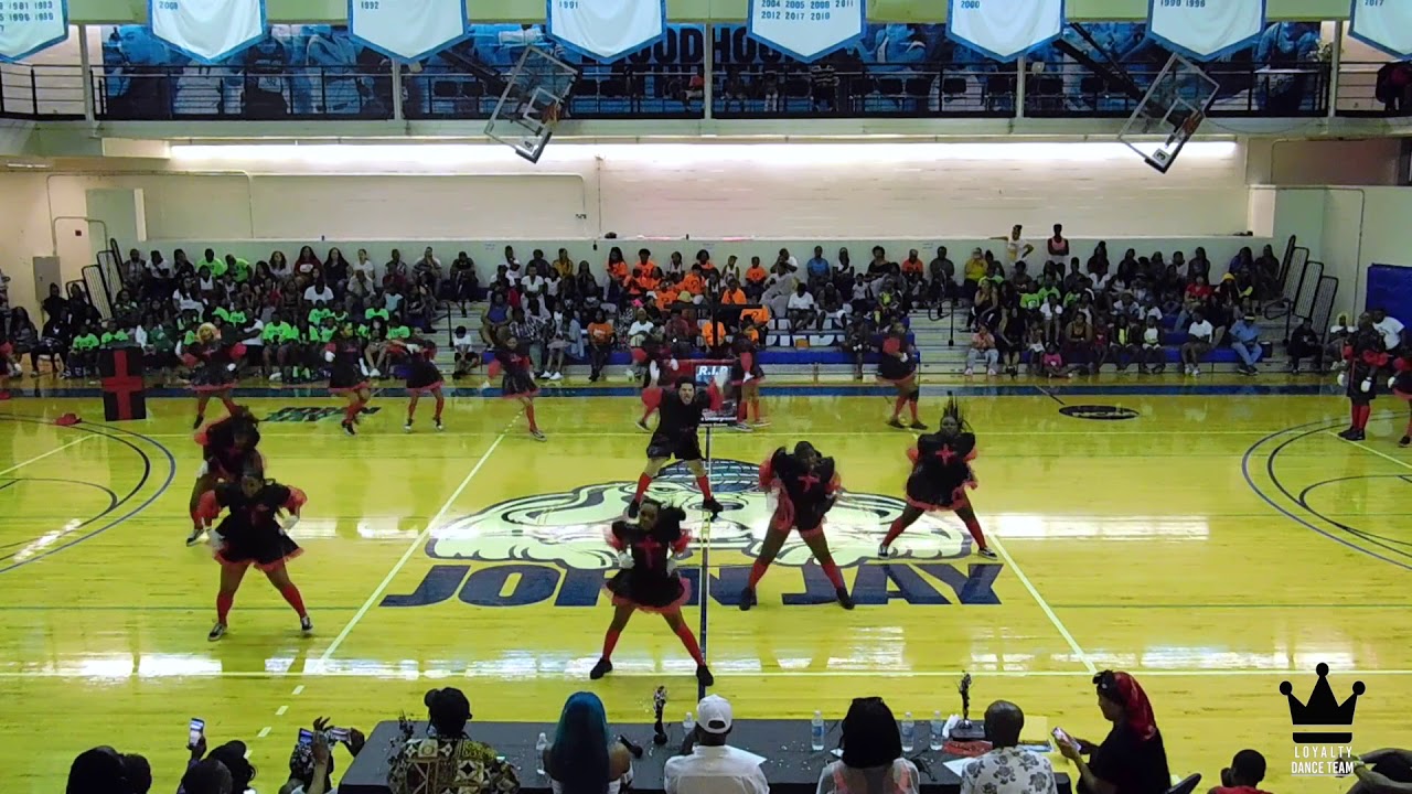 Standing Ovation  - The Clash Of The East Coast  - All Age Hip Hop