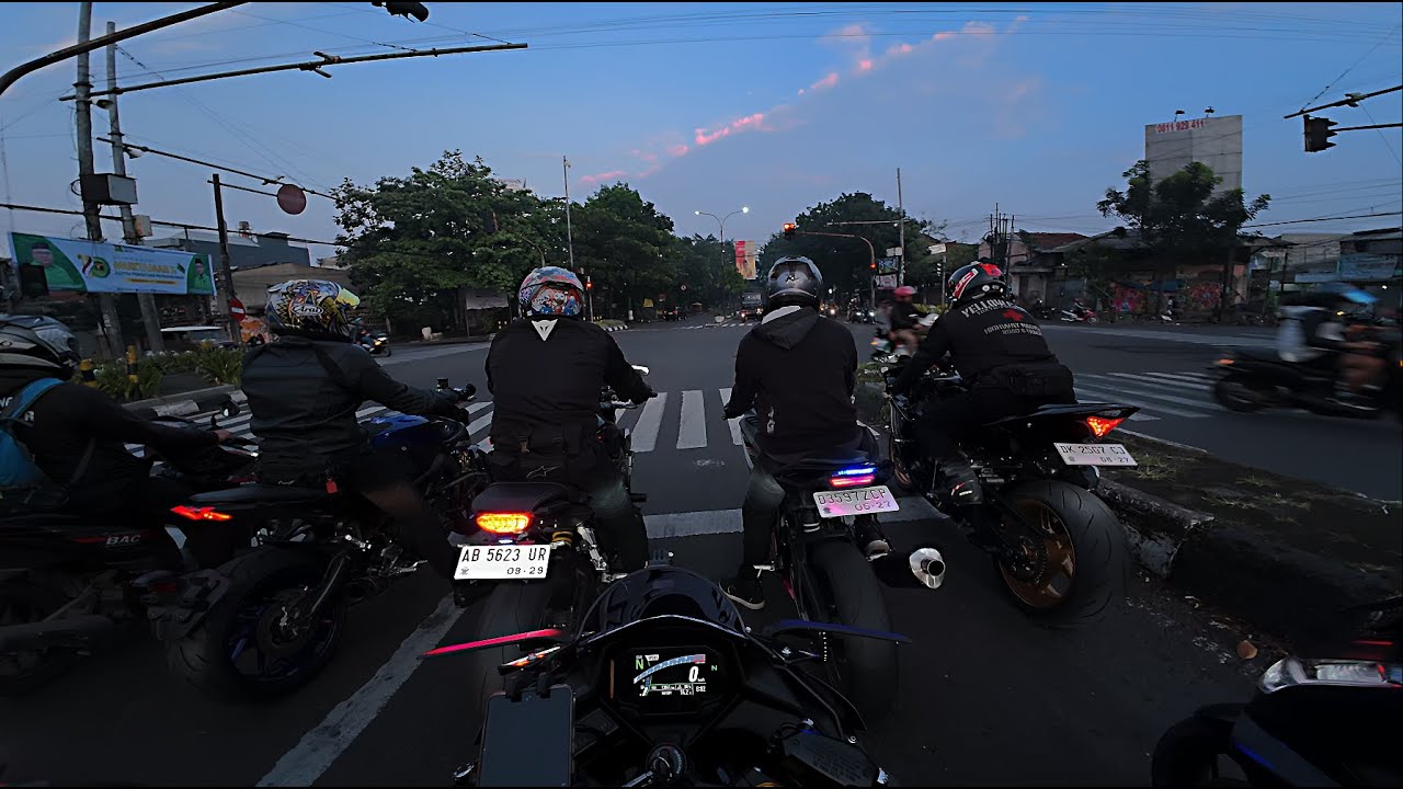 ZX4RR “CHILL” RIDE VS MT09, CB650R, R1, CBR 250 & NINJA 250