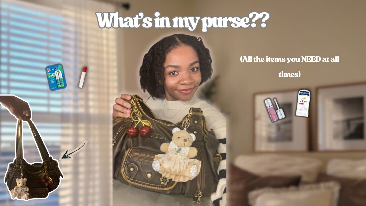 What’s in my purse? 👜🍒🧸
