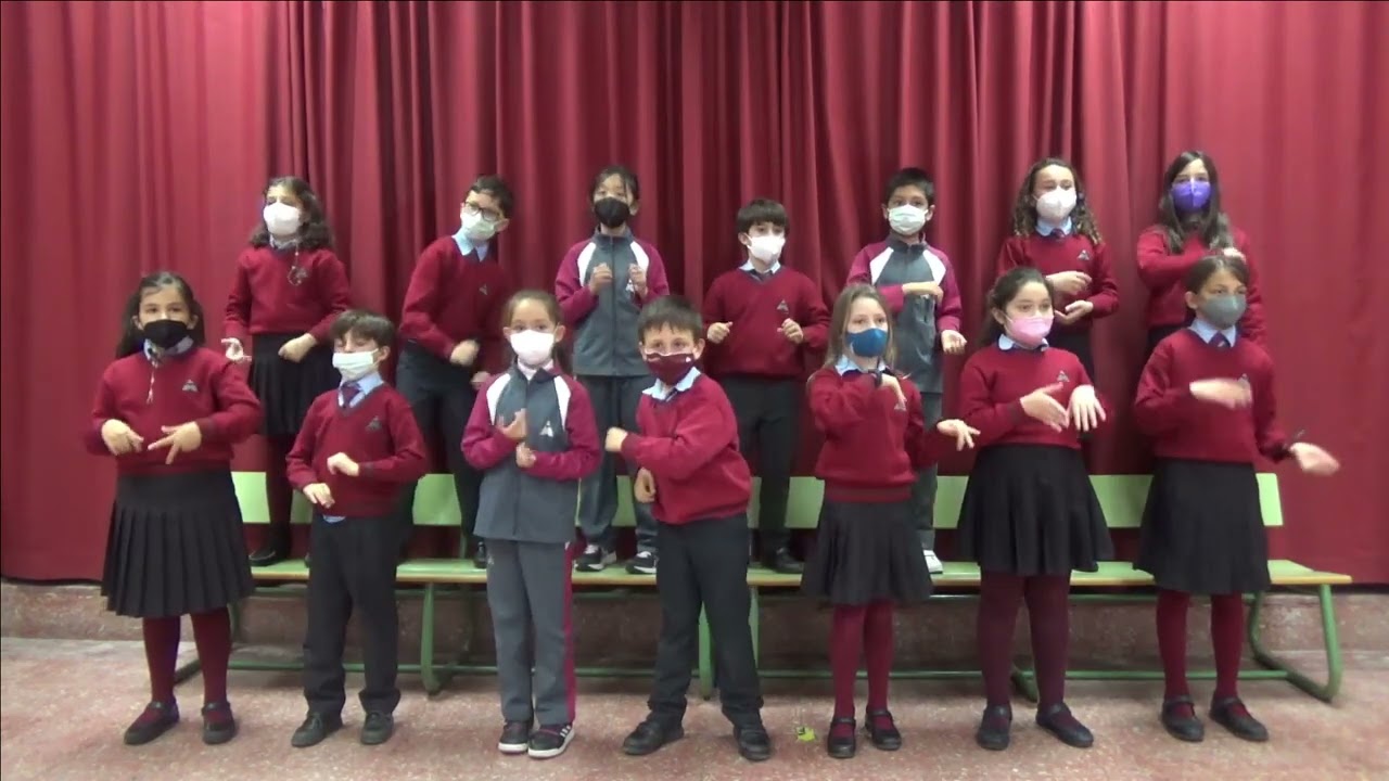 Montessori de Salamanca BailaxMonkole con la canción Olandi