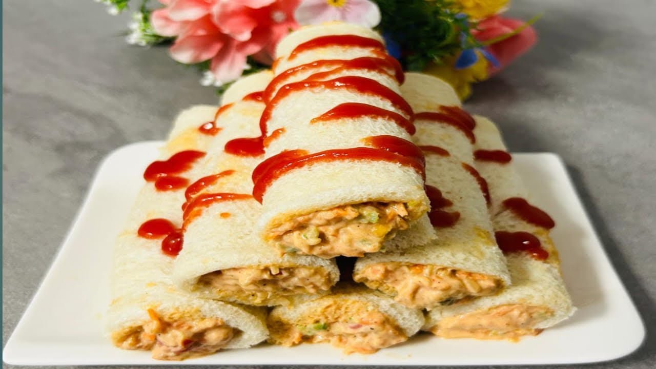 Have you had a sandwich like this before!breakfast sandwich recipe/sandwich /veg Roll sandwich