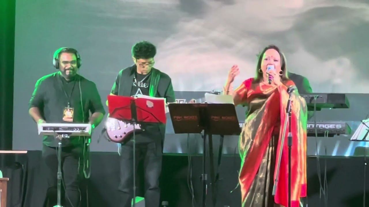 তোমারই পরশে .. সাবিনা ইয়াসমিন ।