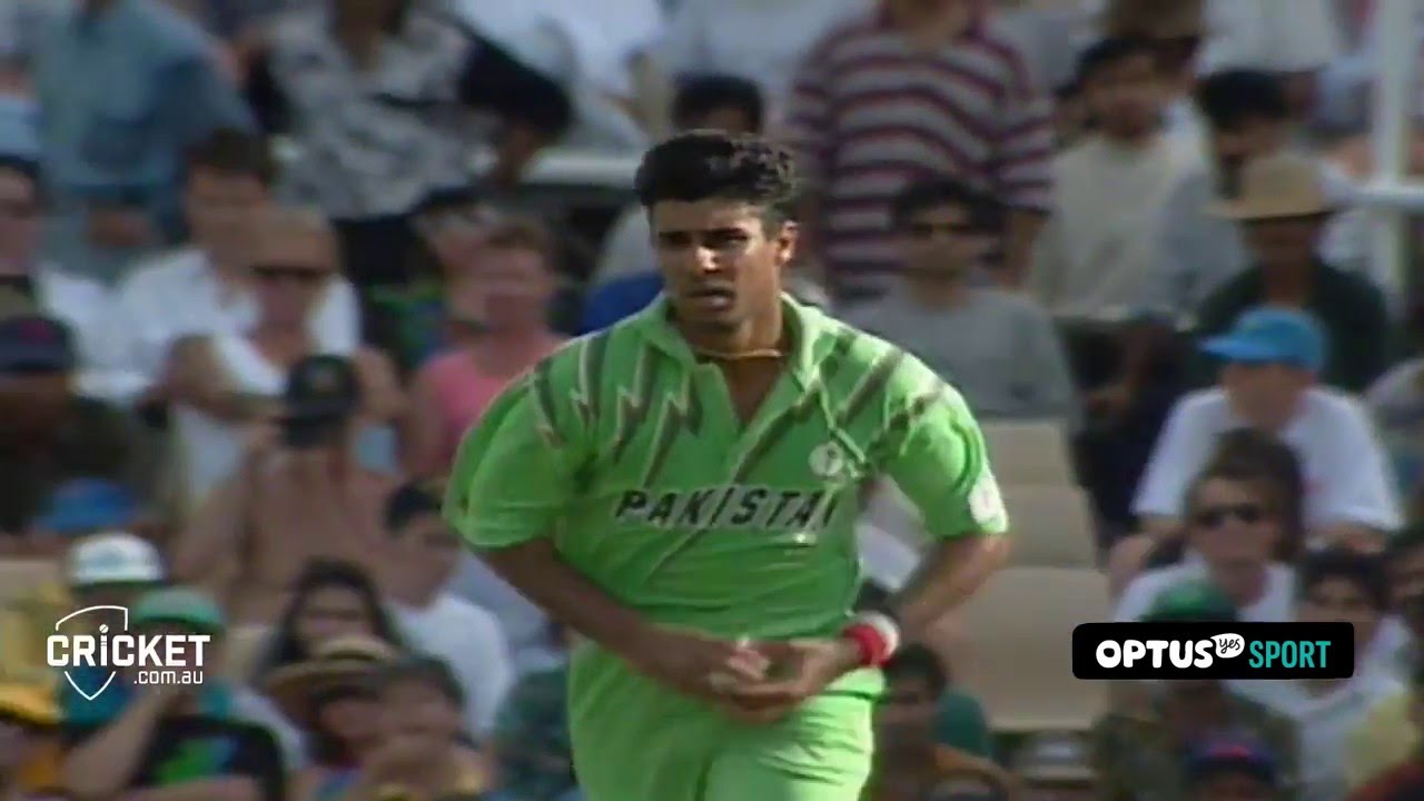 Mix Tape: Waqar Younis sending stumps flying