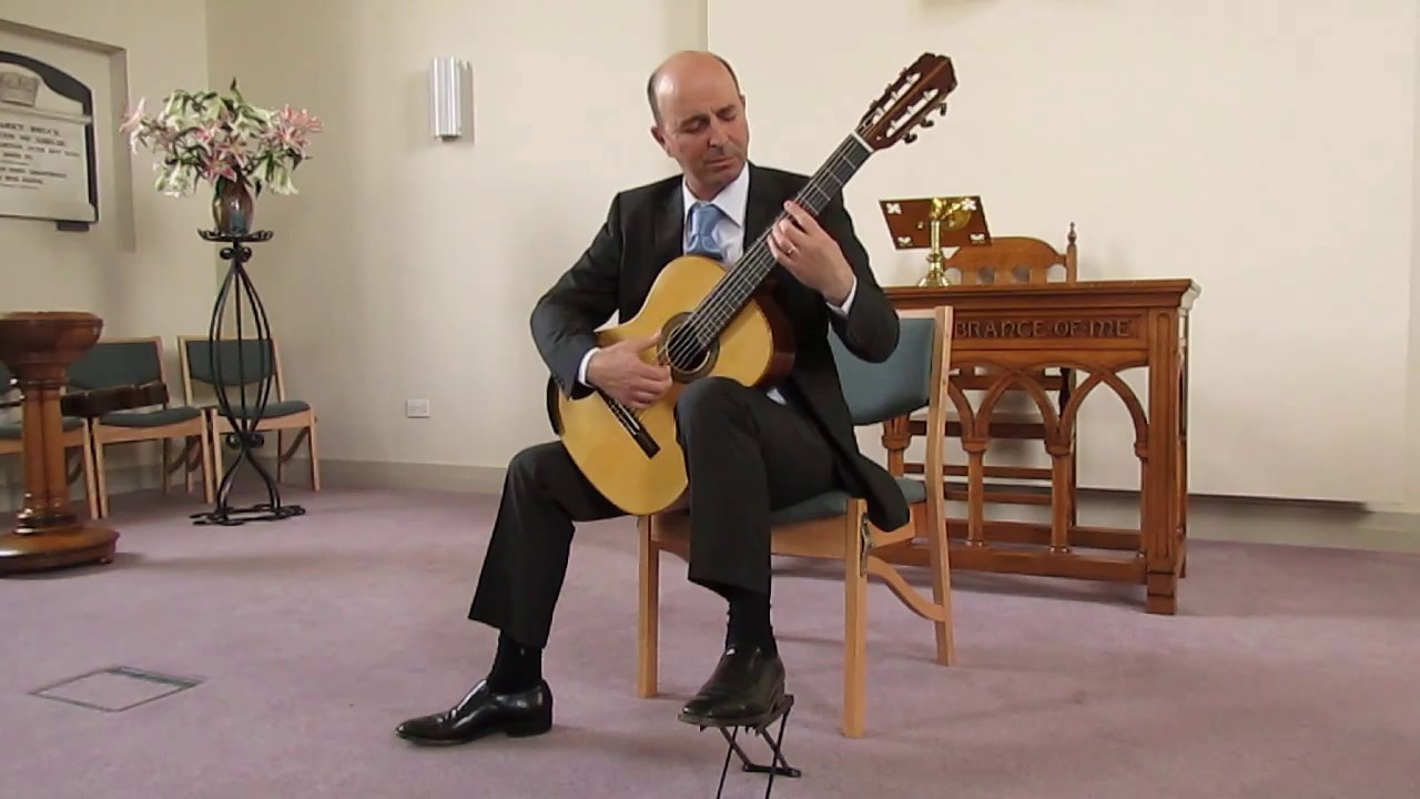 Ayman Jarjour plays Koyunbaba (first 2 movements) live in Scotland. Guitar by Jean-Paul Haggar