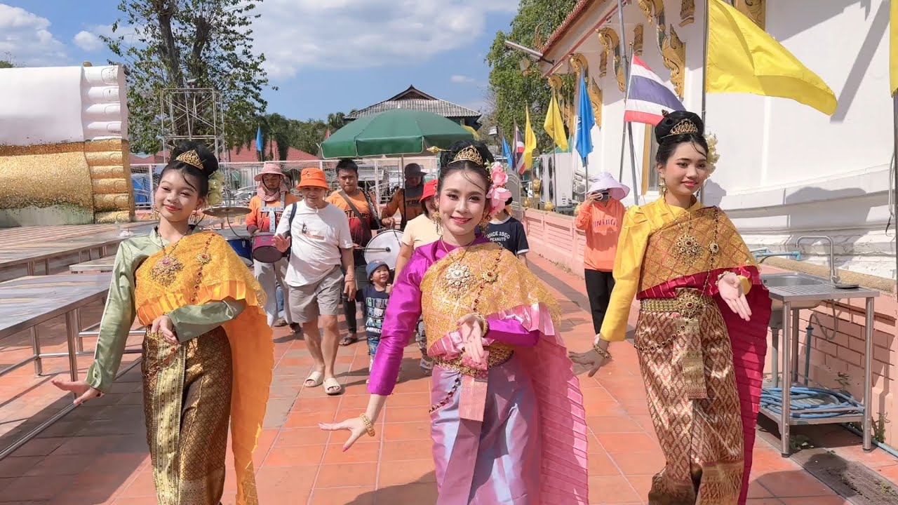 รำแห่ 9 รอบ ถวายหลวงพ่อโต และฟ้อนขันดอก