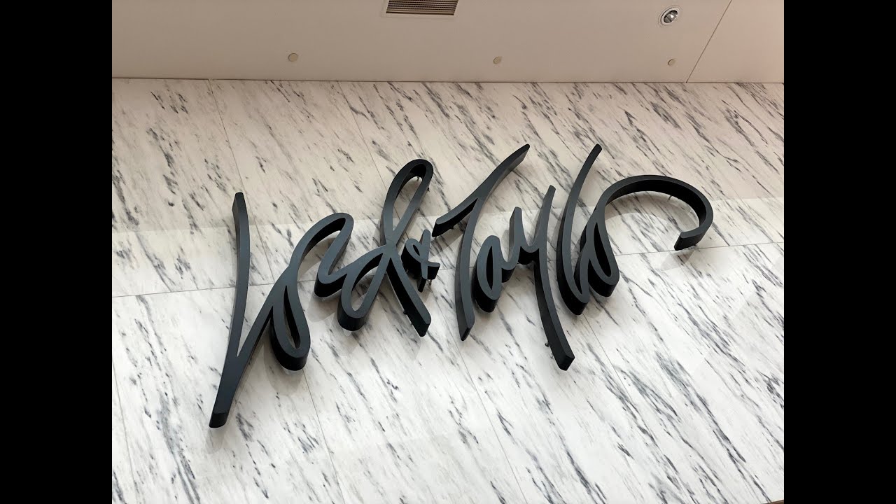 Going Out Of Business: A Final Tour of Lord & Taylor at Walt Whitman Shops in Huntington Station, NY