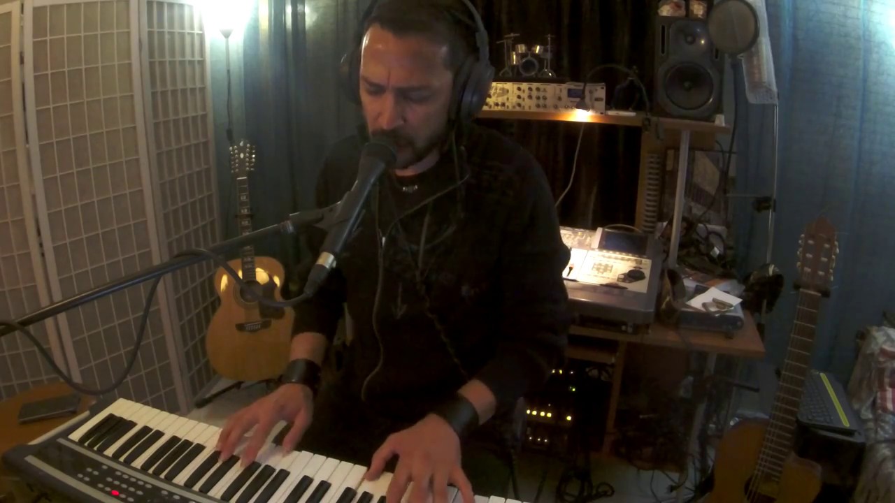 MI SONO INNAMORATO DI TE  di L .Tenco - COVER - Gianluca Carlini - live pianoforte e Voce