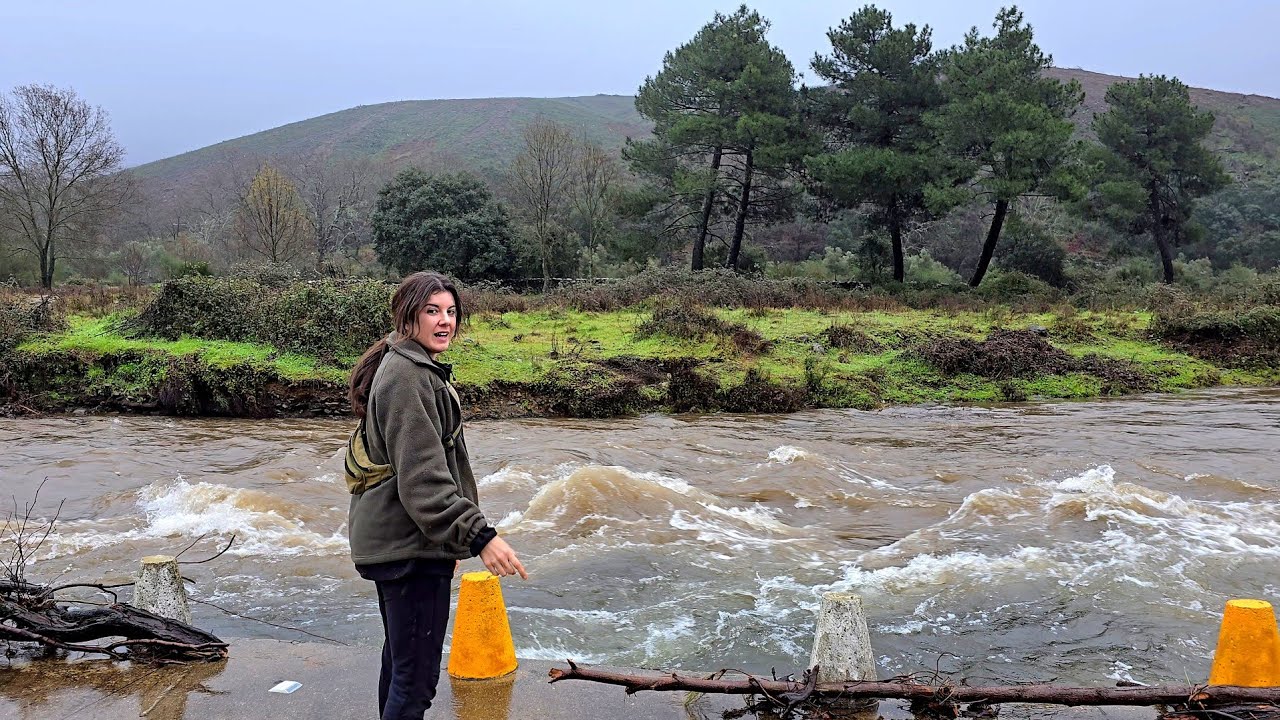 Vamos a ver la crecida del río con la que está cayendo