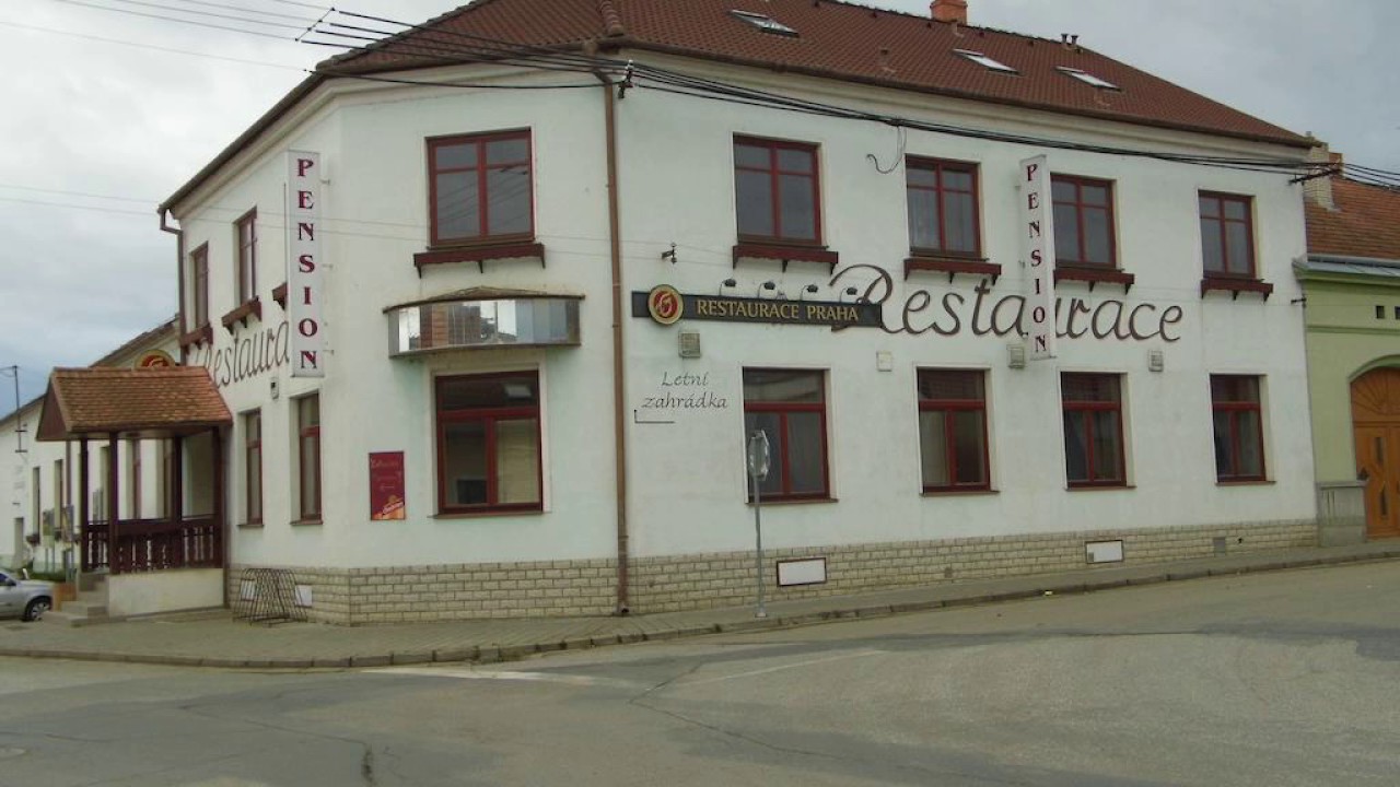 Restaurace a Penzion Praha - Doln&iacute; Dunajovice - Czech Republic