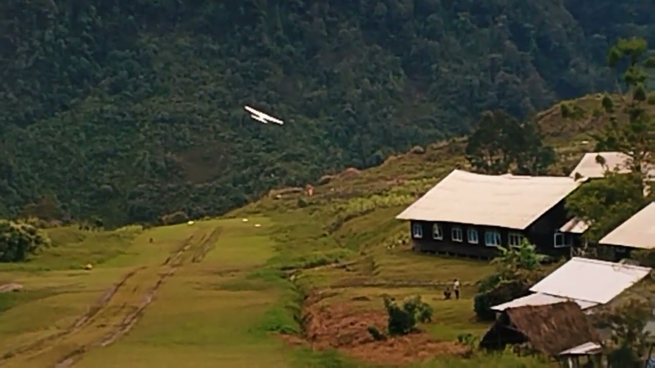 Associated Mission Aviation (AMA) Landing at Korupun