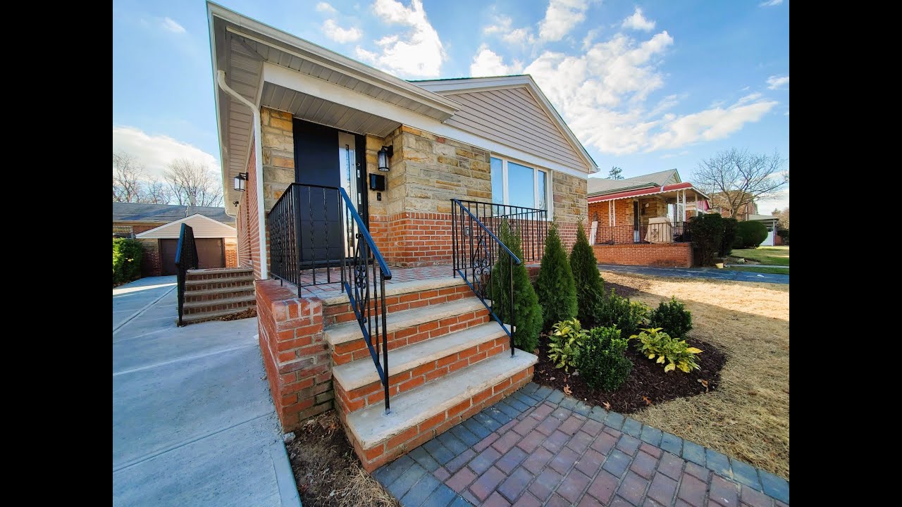166-14 73rd Ave, Fresh Meadows, NY 11366