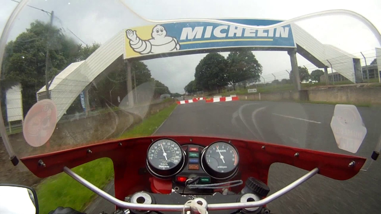 Montlhery Cafe Racer Festival 2016 with 3 Ducati Mike Hailwood Replicas
