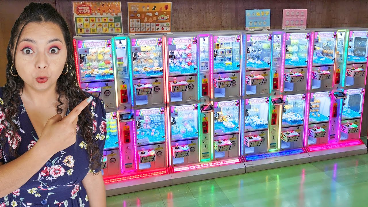 I Played EVERY Mini Claw Machine at this Arcade in Japan!