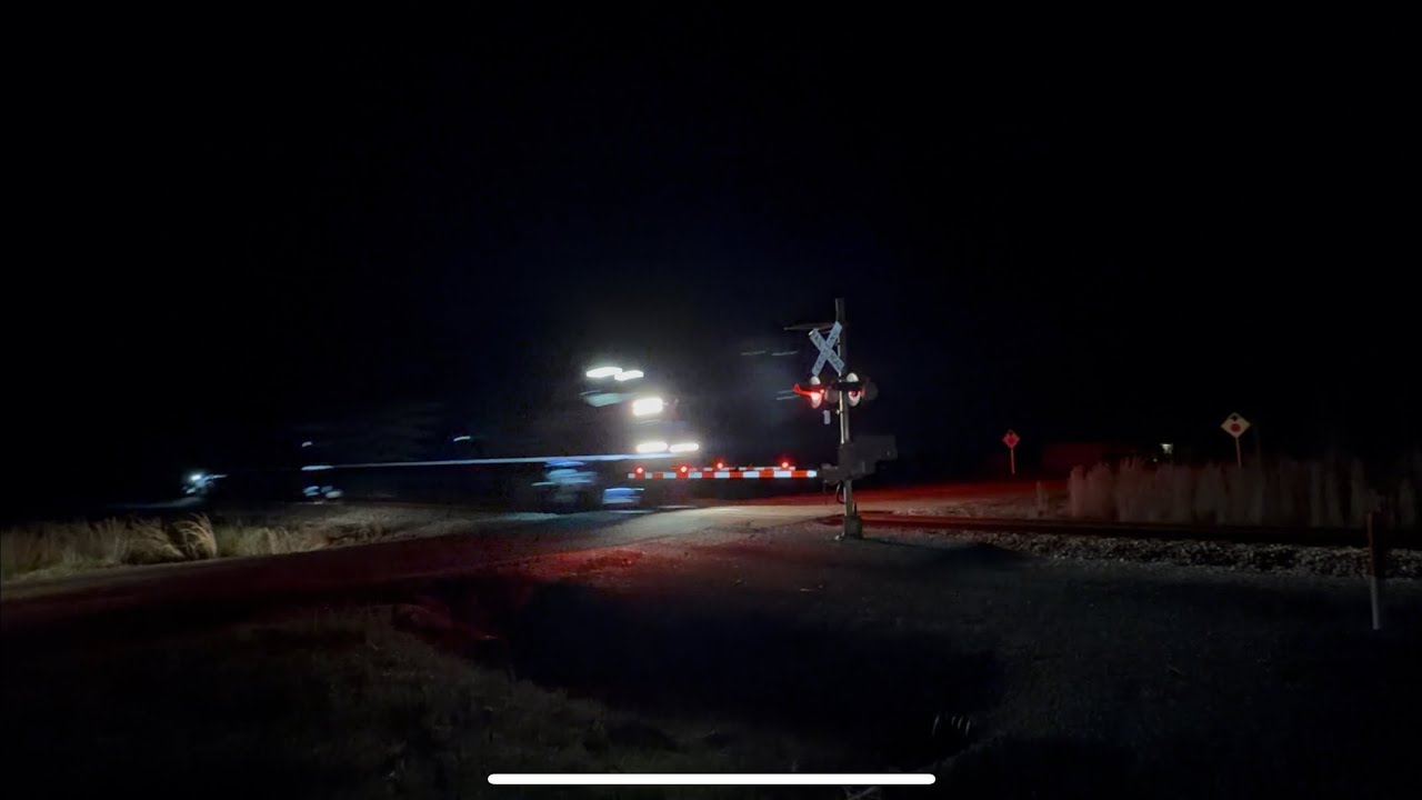 CN 1776 & 2026 Duo Leads Z195-71 Through Hazelhurst Mississippi 