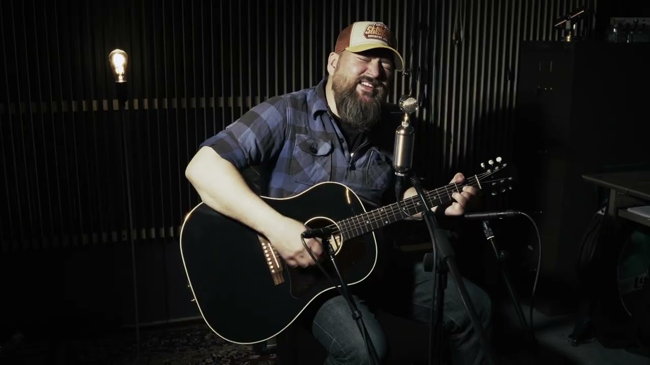 Exclusive AUK Mini-Gig: Nick Meltio