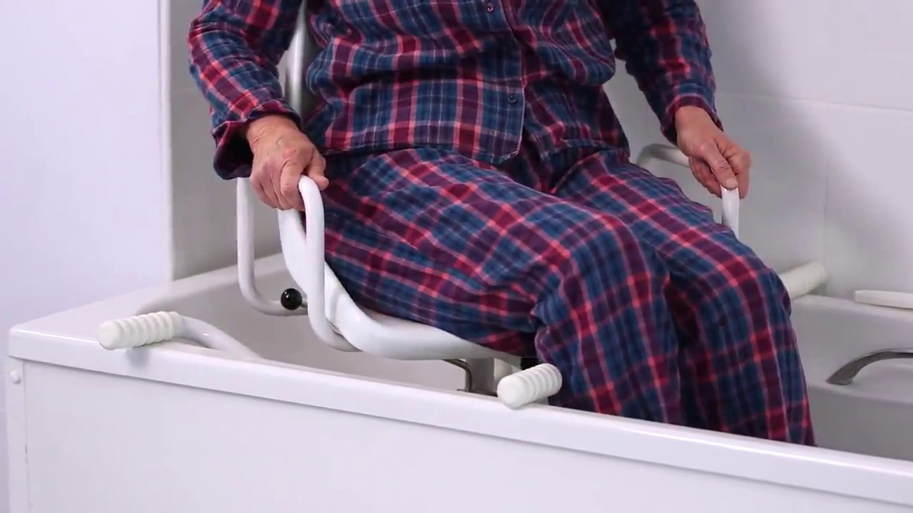 Comment utiliser un fauteuil de bain pivotant?
