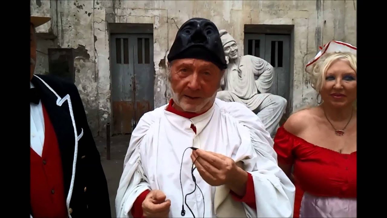 Chi è Pulcinella?
